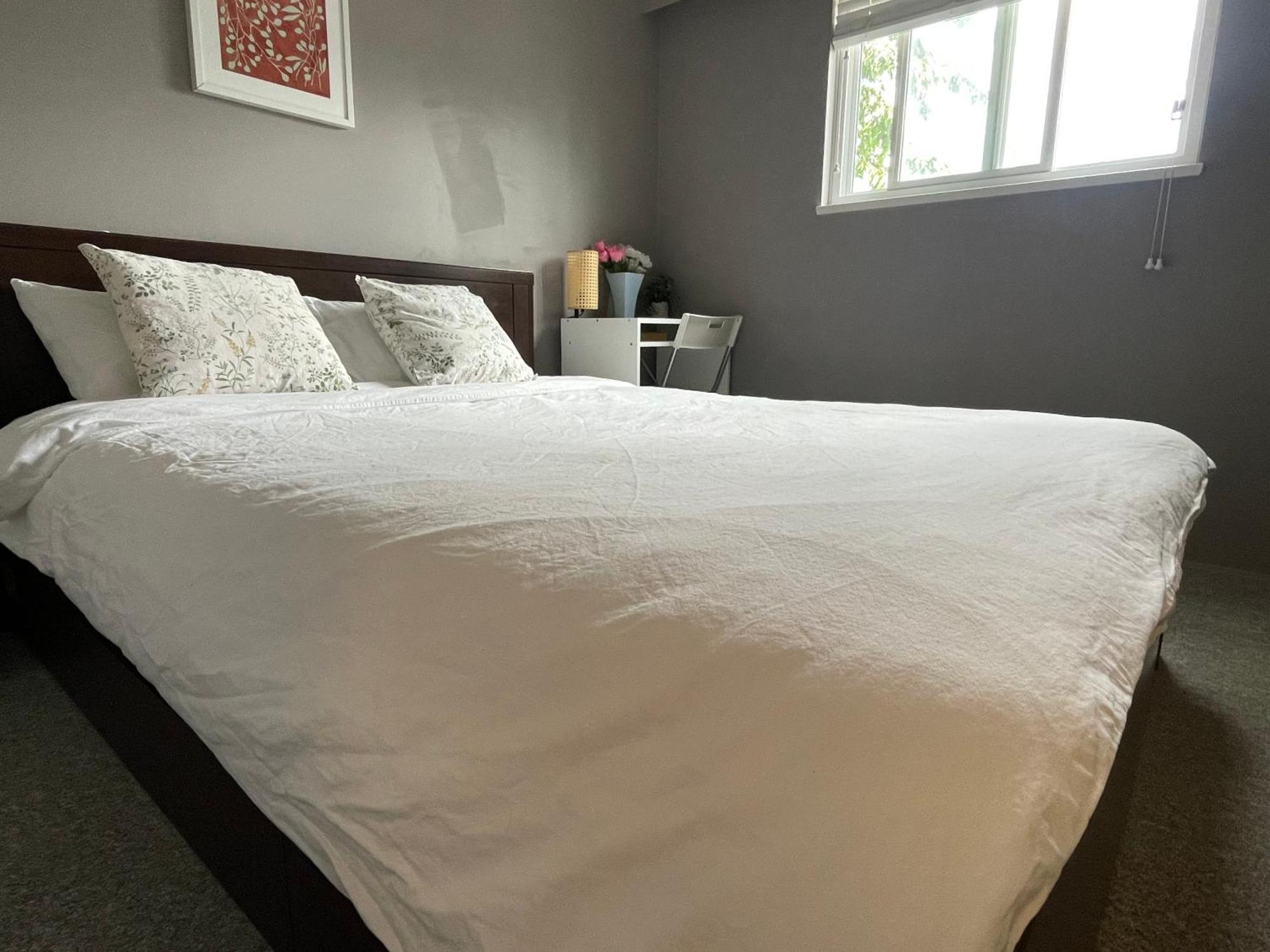 Private Room With Queen Bed In Richmond 202 Екстер'єр фото